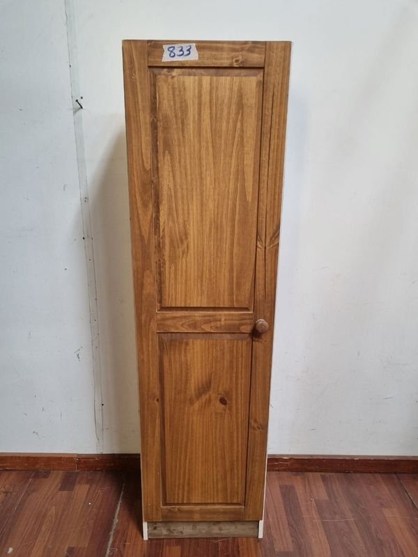 Lote anterior: Placard Una Puerta de Madera con Diseño Antiguo