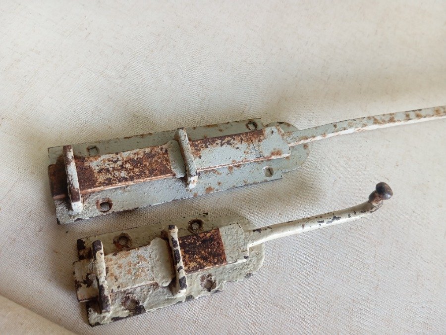 Dos pasadores antiguos de puerta para venta - imagen 4