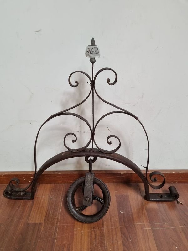 Lote siguiente: Arco de Aljibe Hierro Forjado Antiguo