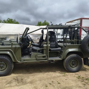 Vehículo todoterreno militar Land Rover Defender - imagen 2