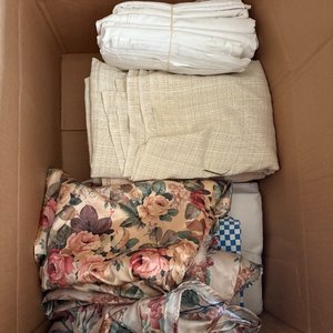 Lote de Manteles, Sábanas y Telas Varias para Restaurar - imagen 2