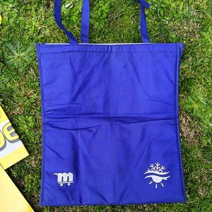 Lote de 3 Parasoles Plegables McDonald's, Bolsa Térmica y Aerosoles - imagen 2
