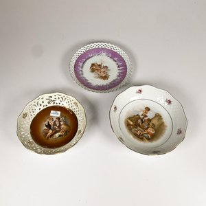 Lote anterior: Tres Centros de Porcelana Bavaria con Decoración de Querubines