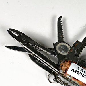 Navaja Multiuso Plegable con 15 Elementos - imagen 4