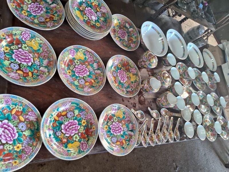 Lote anterior: Porcelana y Cerámica Chinesa con Diseño Floral