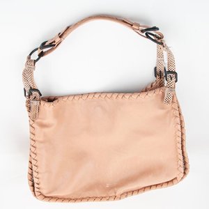 Cartera Bottega Veneta de Cuero Rosa con Detalles Trenzados - imagen 5