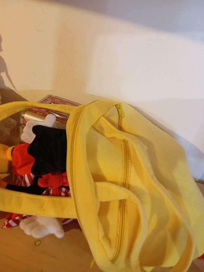 Canasta con peluche de Mickey y juguetes - imagen 7