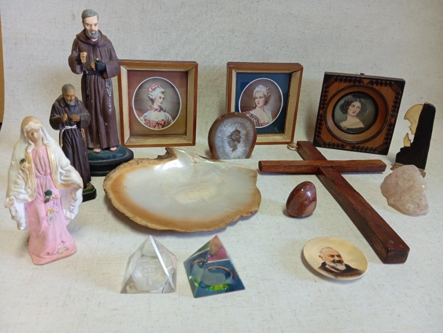 Lote de cuadritos e imágenes religiosas - imagen 4