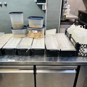 Lote siguiente: Lote de 7 Organizadores para Especias, 4 Tupper y Dispensadores Plásticos