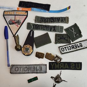 Lote de Insignias y Parches Militares Uruguayos y Extranjeros - imagen 5