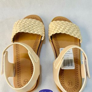 Lote anterior: Sandalias Infantiles Nuevas Talle 31