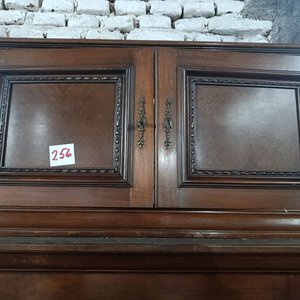 Mueble de Estilo con Dos Puertas y Llave - imagen 1