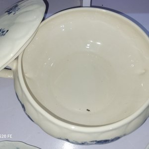 Lote de Vajilla de Loza: Sopera, Fuentes, Salsera y Platos - imagen 5