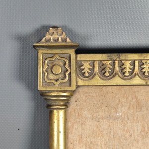 Portarretratos de Bronce Macizo con Diseño Arquitectónico - imagen 4