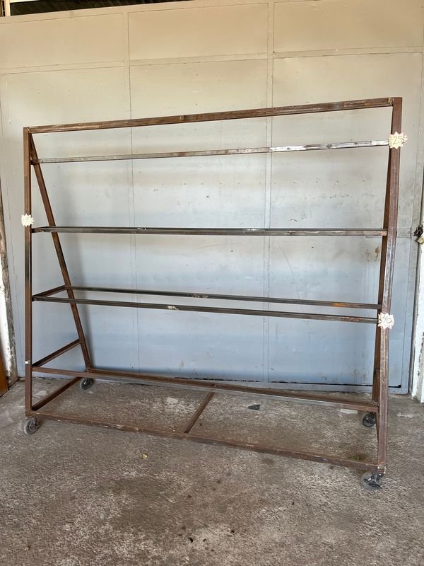 Lote anterior: Rack de metal para rollos de telas y manteles