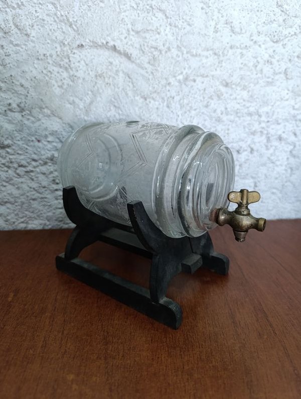 Antiguo decantador de vidrio con diseño de vidrio grabado - imagen 2