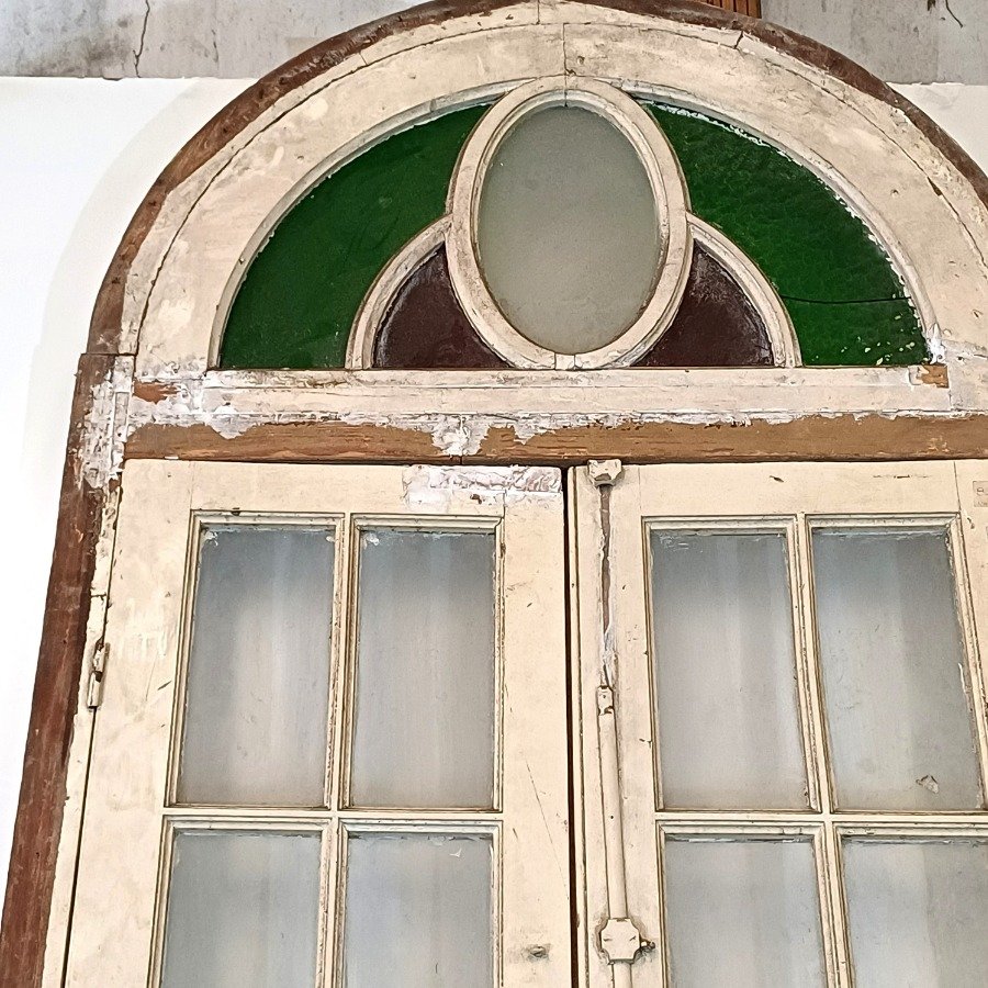 Puerta de madera con ventanas y marco - imagen 14