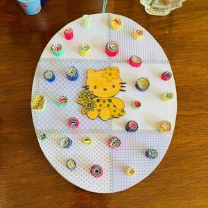 Lote de Adornos Florales, Canasta Colgante y Colgante Hello Kitty - imagen 4