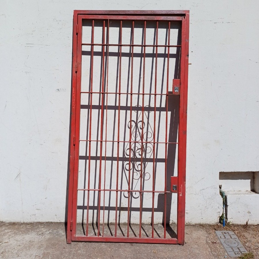 Puerta reja en varilla de 16mm, con marco - imagen 2