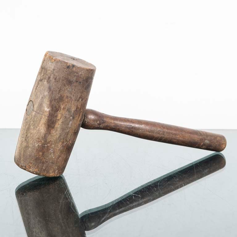 Lote siguiente: Mazos de madera para trabajo