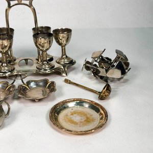 Lote de Metal Plateado: Copas, Platitos, Adornos y Alhajeros - imagen 4