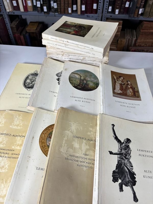 Lote anterior: Colección de libros antiguos sobre subastas de antigüedades célebres