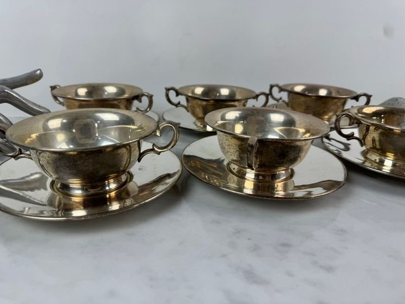 Tazas de Consumé con Platillos en Platina Inglesa - imagen 2
