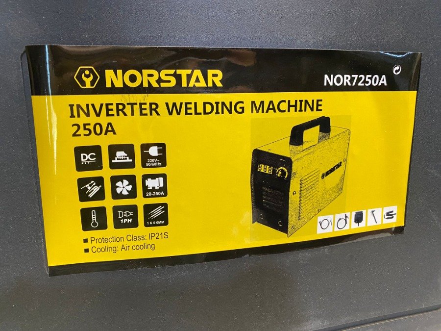 Soldadora inverter NORSTAR 250A con cables y accesorios - imagen 4