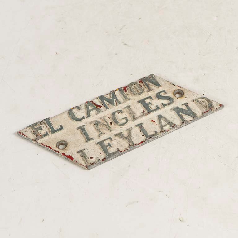 Lote siguiente: Placa Leyland de metal para vehículos