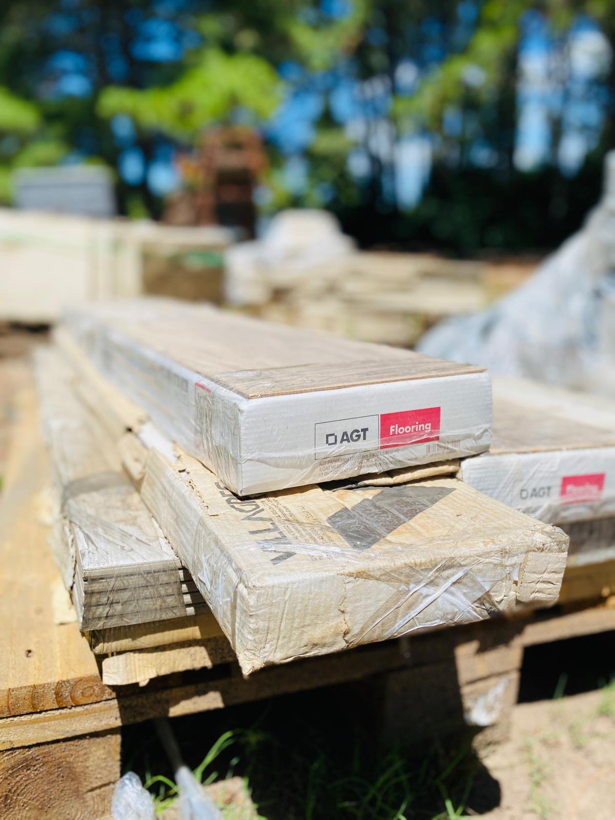 Item lote-x16-mt2-de-piso-flotante-y-ceramicas - Image 0