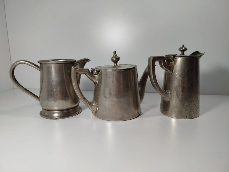 Lote anterior: Recipientes de metal plata para café y leche