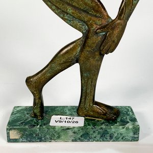Escultura Discóbolo de Mirón en Metal sobre Base de Mármol Verde - imagen 3