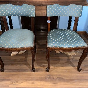Lote anterior: Par de Sillas Estilo Luis XV Azules con Tapizado Floral