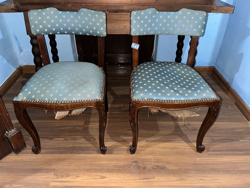 Par de Sillas Estilo Luis XV Azules con Tapizado Floral