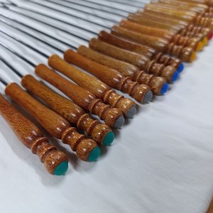 Set de 12 Tenedores o Pinchos para Fondue con Mangos de Madera y Puntas de Colores - imagen 3