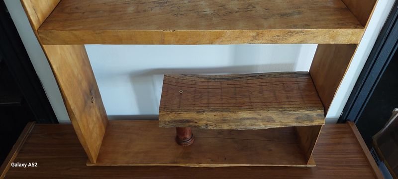 Estante artesanal de madera de arbol handmade - imagen 11