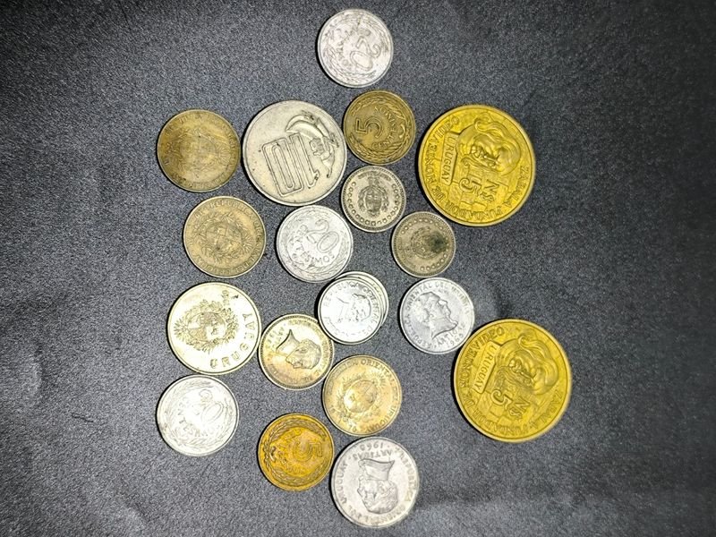 Monedas de Uruguay en venta