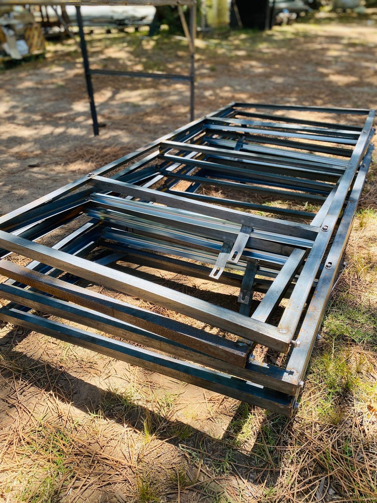 Estructuras plegables en hierro tipo mesa - imagen 4