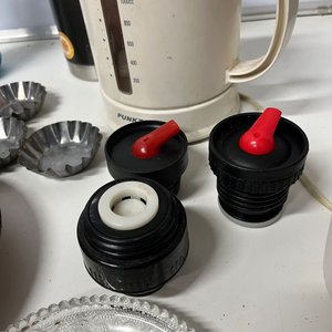 Juguera Eléctrica Punktal, Termo, Cubiertos, Vasos y Moldes para Repostería - imagen 10