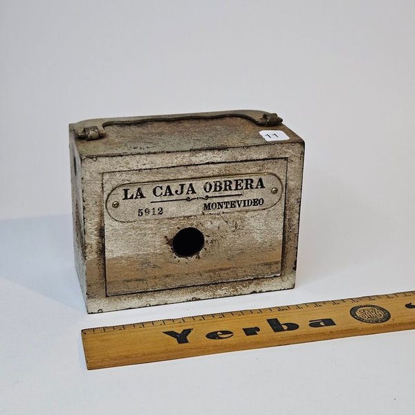 Alcancia del Banco de la Caja Obrera Montevideo - Colección Rara - imagen 1