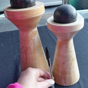 Adornos de Madera con Velas Negras - imagen 1