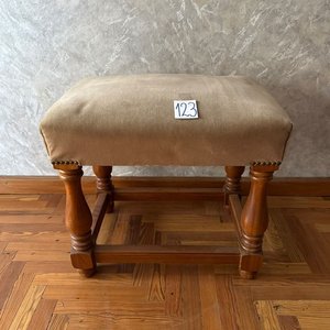 Banqueta de Madera Tapizada Estilo Clásico - imagen 3