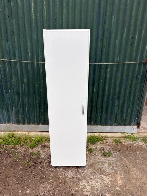 Mueble Blanco con Estantes, Buen Estado