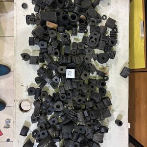 Lote siguiente: Lote de Bujes de Goma Variados