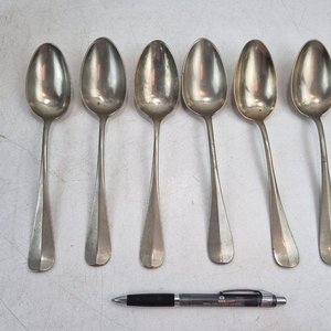 L 055 - Varias Unidades - Surtido de piezas de cubertería y accesorios de mesa, que incluye cucharas, tenedores, bombilla de mate, pinza y destapador de - imagen 5