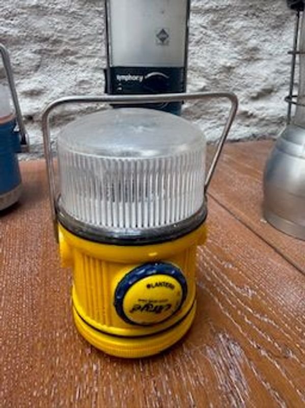 Lámparas portátiles para camping a gas butano - imagen 2