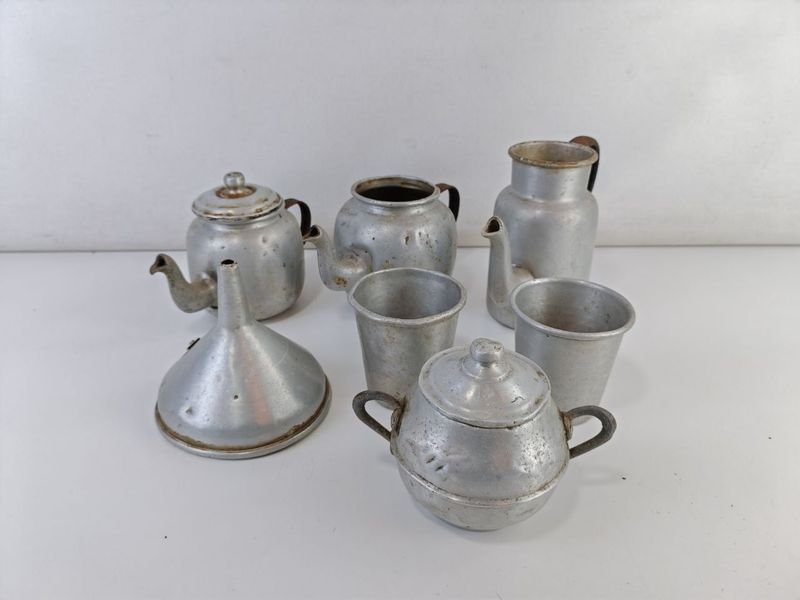 Lote anterior: Servicios Antiguos de Aluminio para la Cocina