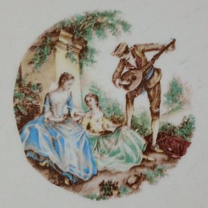Platillo Antiguo de Loza con Escena Romántica "Amor Vienés" - imagen 2