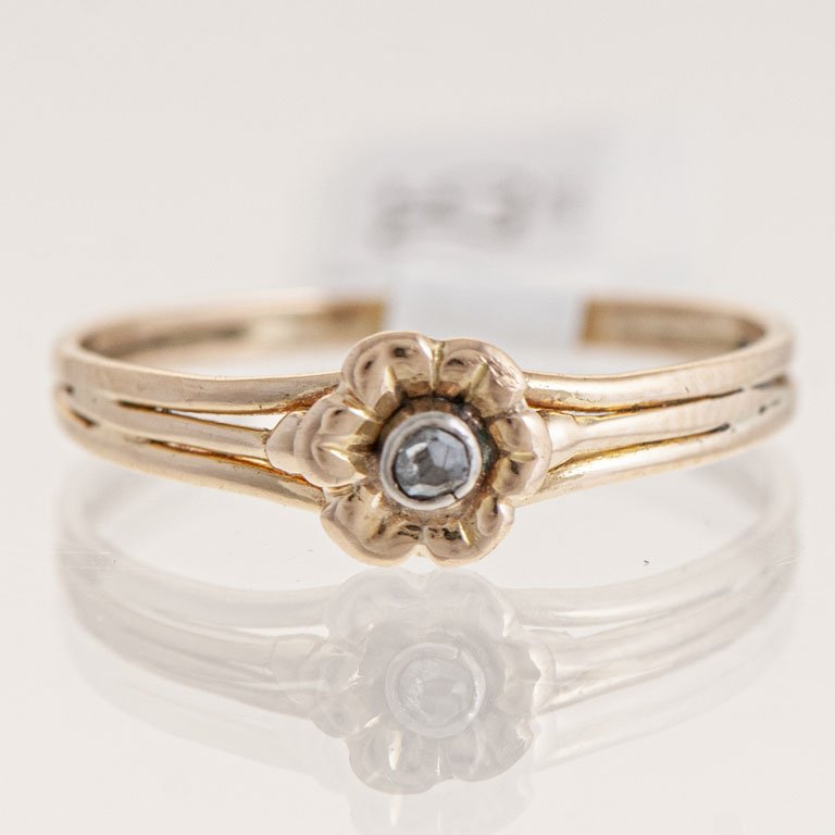 Lote siguiente: Anillo de Oro con Diamante