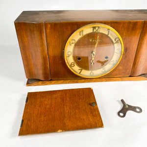 Reloj de Sobremesa de Madera con Llave - imagen 4